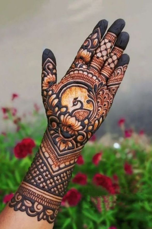 Top 10+ Beautiful Peacock Mehndi Designs 2 beautiful peacock mehndi design beautiful peacock mehndi design beautiful peacock mehndi design