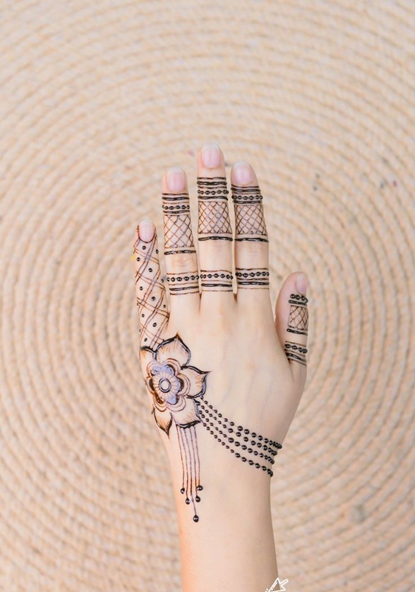 Top 10+ Mor Mehndi Design Ideas to Try This Year 9 mor mehndi design mor mehndi design mor mehndi design