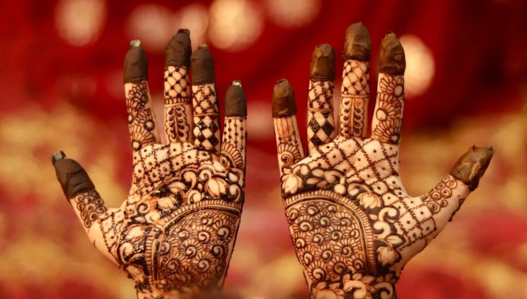 Top 10 Couple Name Mehndi Designs: Unique Ideas to Celebrate Your Love 2 couple name mehndi design couple name mehndi design couple name mehndi design