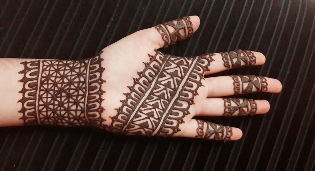 Top 10 Small Back Hand Mehndi Design Simple and Easy 3 small back hand mehndi design simple and easy small back hand mehndi design simple and easy small back hand mehndi design simple and easy