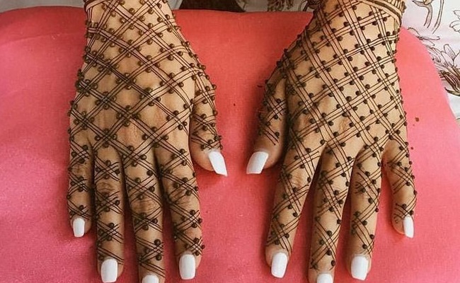 Top 10 Small Back Hand Mehndi Design Simple and Easy 4 small back hand mehndi design simple and easy small back hand mehndi design simple and easy small back hand mehndi design simple and easy