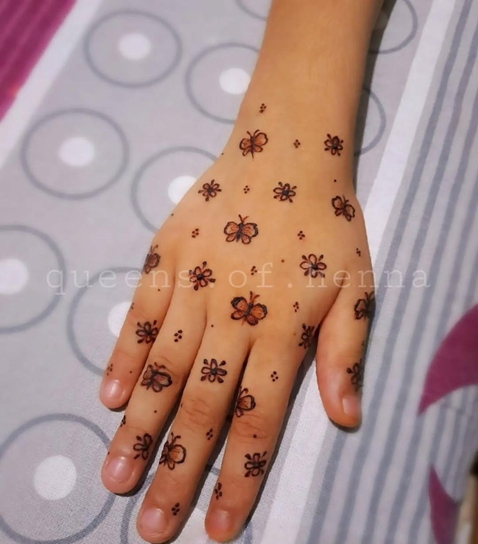 New Mehndi Design 2025 Simple and Beautiful – Top 10 Trending Styles to Try Now 6 New Mehndi Design 2025 Simple and Beautiful New Mehndi Design 2025 Simple and Beautiful new mehndi design 2025 simple and beautiful