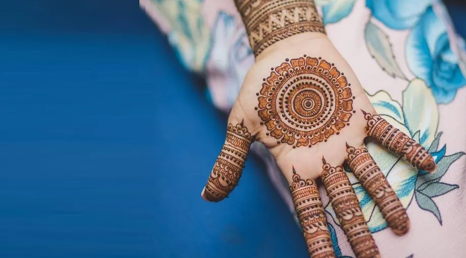 Top 10 Left Hand Back Side Mehndi Designs 3 left hand back side mehndi design left hand back side mehndi design left hand back side mehndi design