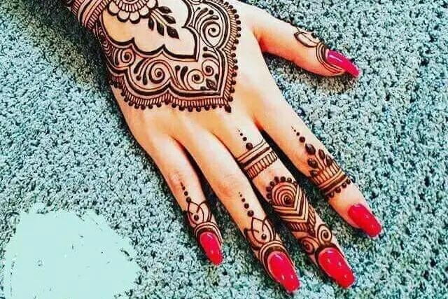 Top 10 Left Hand Back Side Mehndi Designs 4 left hand back side mehndi design left hand back side mehndi design left hand back side mehndi design
