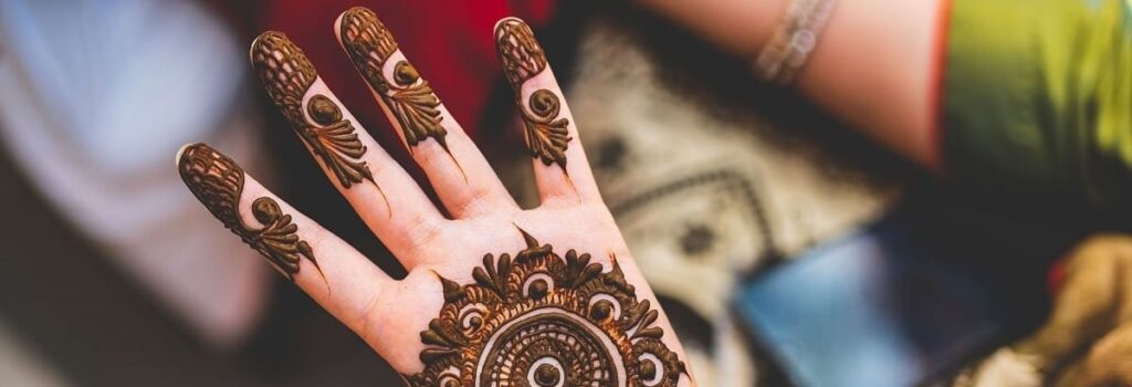 Top 10 Round Shape Mehndi Designs: Timeless Elegance in Every Circle 4 round shape mehndi design round shape mehndi design round shape mehndi design